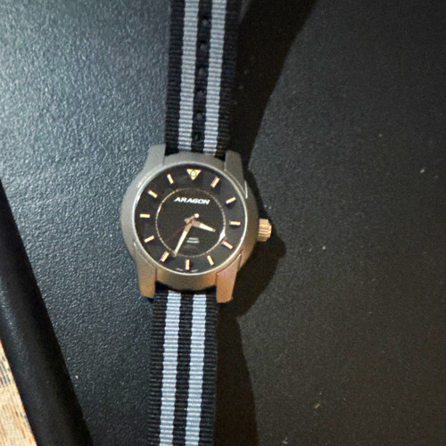 Aragon hydramatic quartz comes